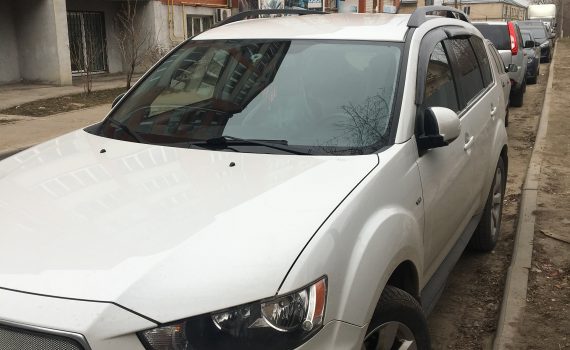 Mitsubishi Outlander XL