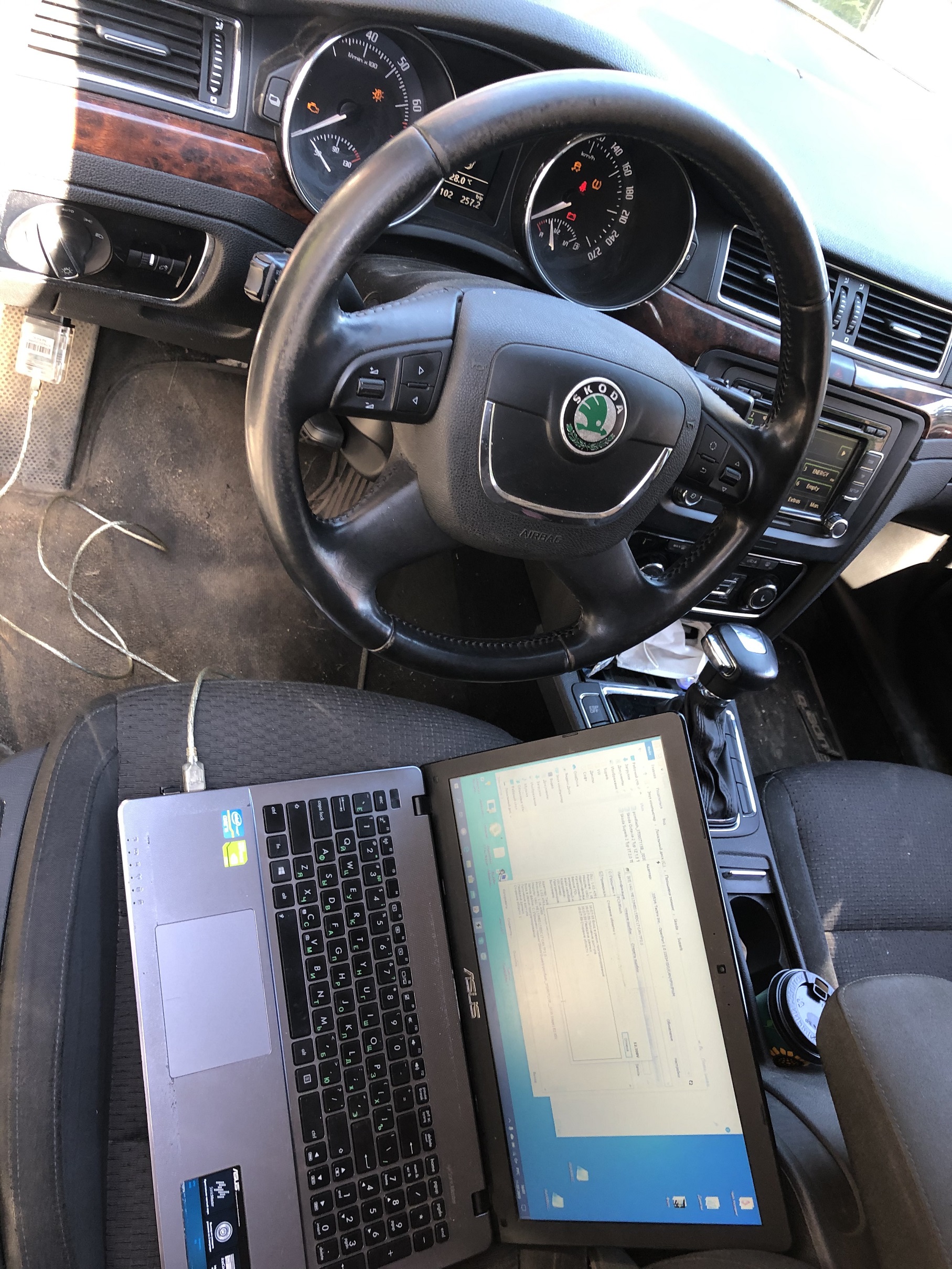 Прошивка шкоды тур. Прошивка шкоды тур. 6 110 л. Обд2 разъём на шкода етти. Шкода чипованная.